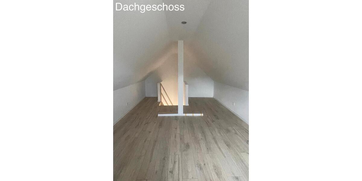 Etagenwohnung Remscheid Gemarkung Bergisch Born - 4 Zimmer, 130 m&sup2;, 1.097&euro; | Angebot:26220408