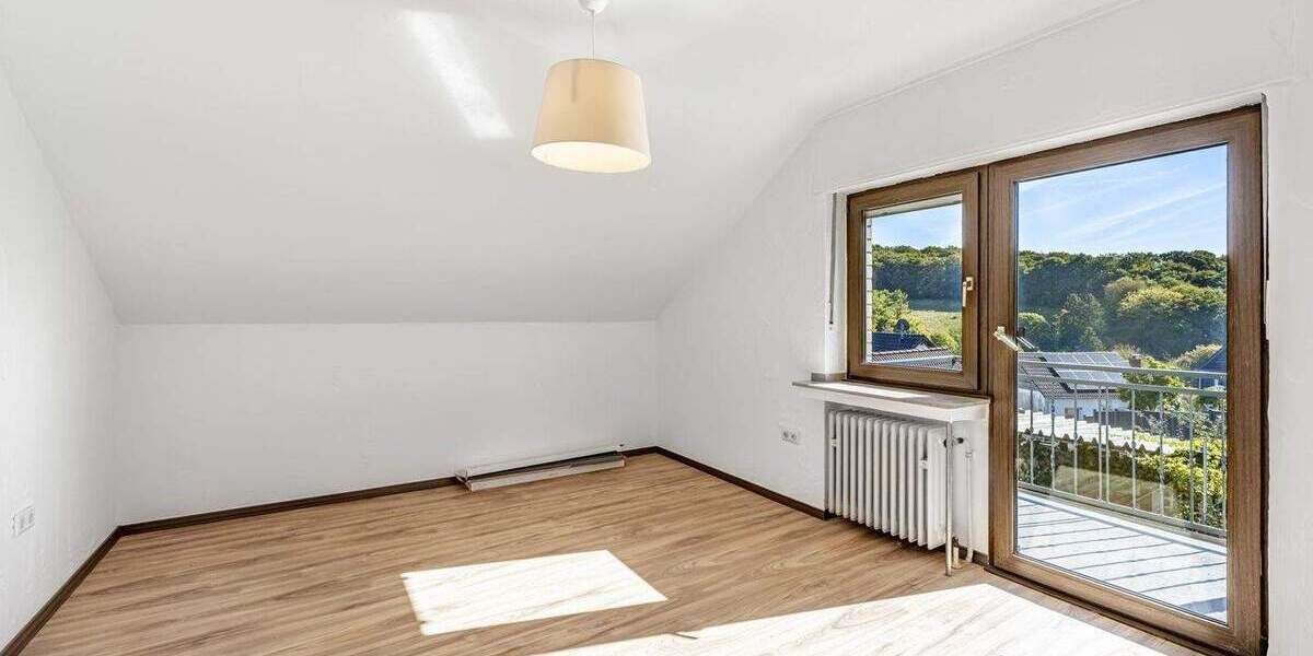 Einfamilienhaus Remscheid Lüttringhausen - 7 Zimmer, 230 m&sup2;, 576.000&euro; | Angebot:25862313