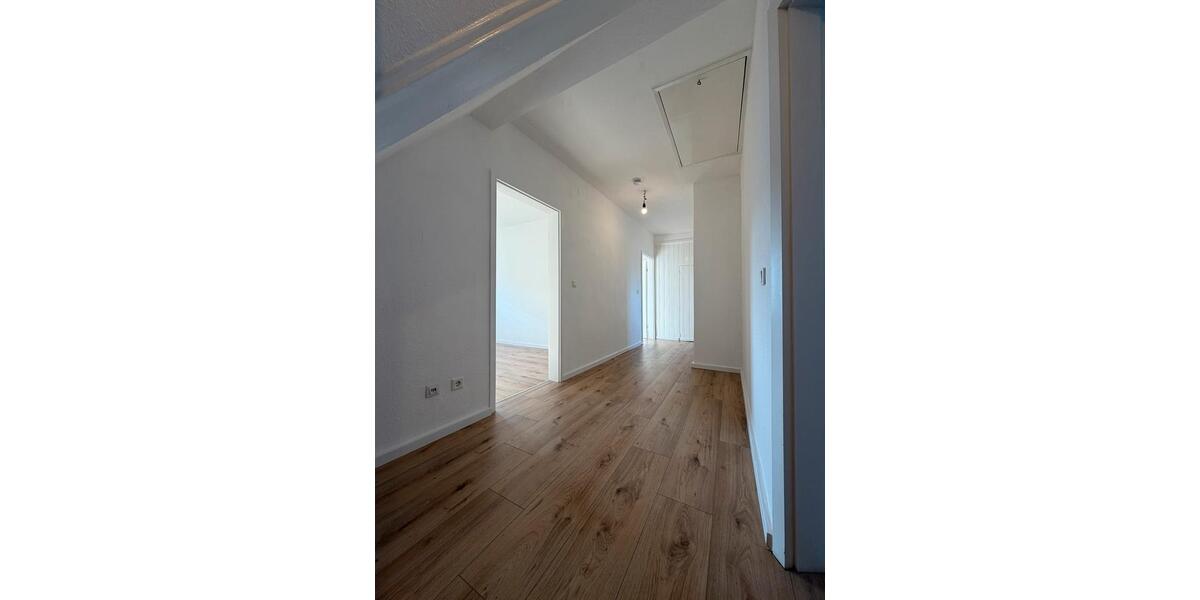 Dachgeschoßwohnung Remscheid Lüttringhausen - 2 Zimmer, 63 m&sup2;, 500&euro; | Angebot:25994220