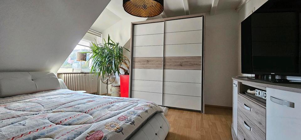 Dachgeschoßwohnung Remscheid Lüttringhausen - 3 Zimmer, 86 m&sup2;, 179.999&euro; | Angebot:27619116