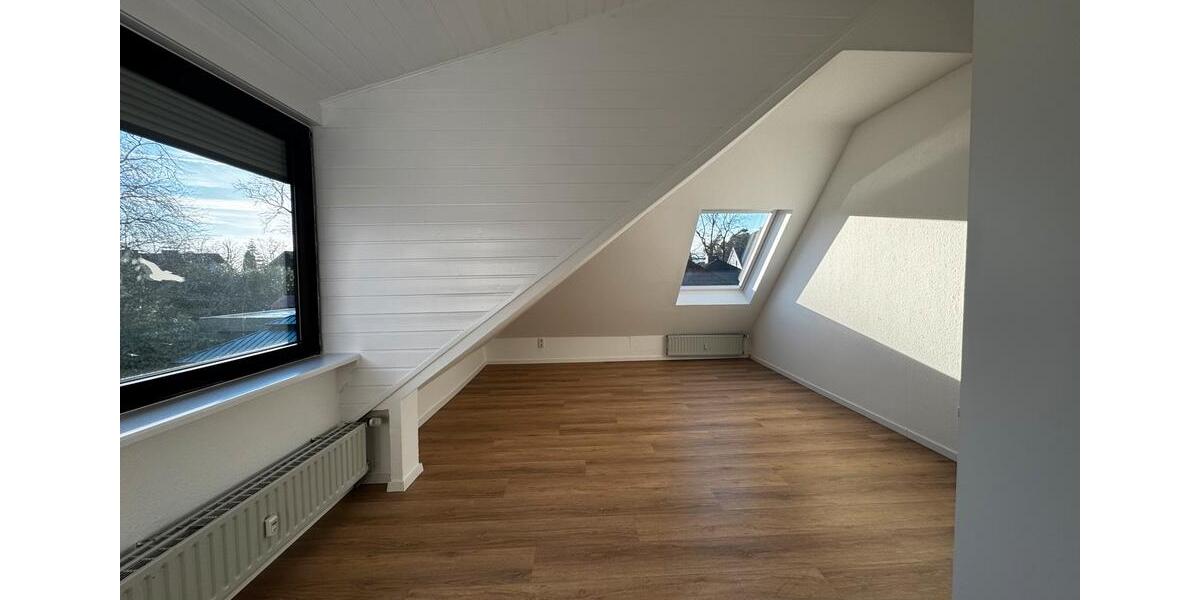 Dachgeschoßwohnung Iserlohn Sümmern - 3 Zimmer, 134 m&sup2;, 1.500&euro; | Angebot:27536600