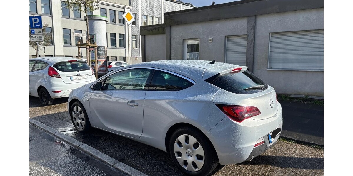 Opel Astra GTC J 244.409 km 4.000 &euro; Wuppertal 42275
