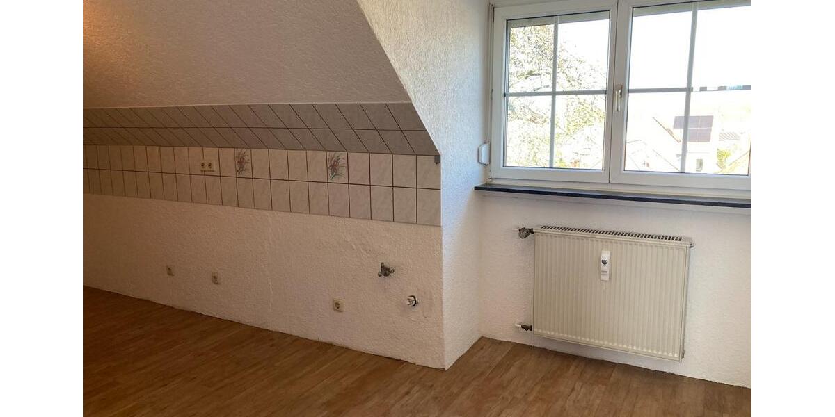 Dachgeschoßwohnung Iserlohn Sümmern - 2.5 Zimmer, 57 m&sup2;, 390&euro; | Angebot:25843820