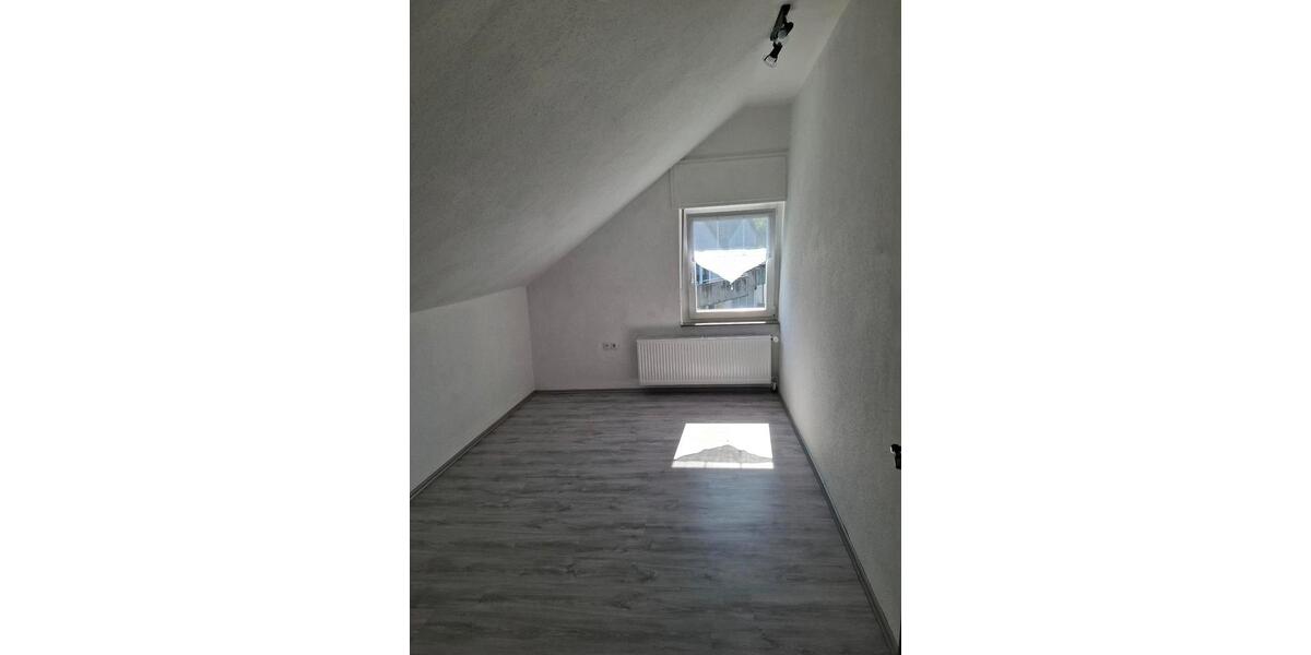 Dachgeschoßwohnung Dortmund Huckarde - 3 Zimmer, 74 m&sup2;, 560&euro; | Angebot:25822538