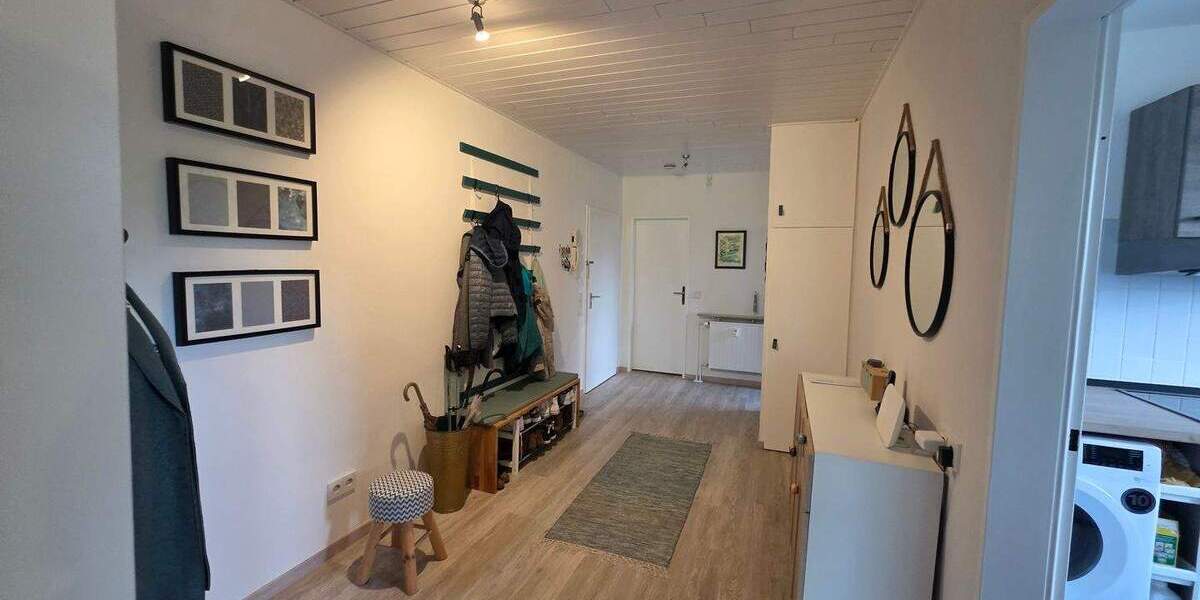 Etagenwohnung Velbert Neviges - 2 Zimmer, 75 m&sup2;, 175.000&euro; | Angebot:25680188
