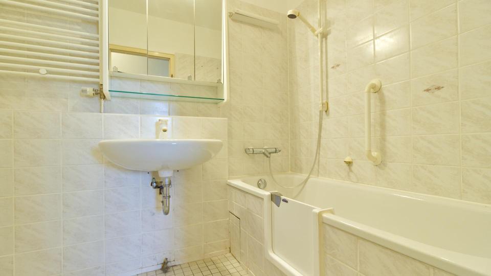 Etagenwohnung Wuppertal Gemarkung Elberfeld - 2 Zimmer, 80 m&sup2;, 800&euro; | Angebot:25978475