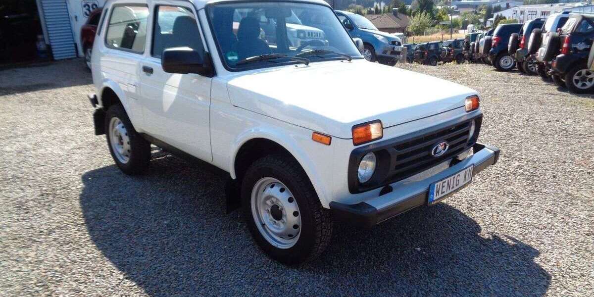 Lada Niva 14.700 km 15.750 &euro; Radevormwald 42477