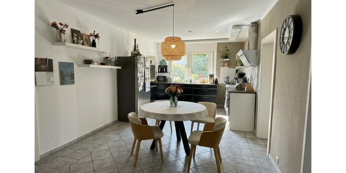 Etagenwohnung Hückeswagen - 7 Zimmer, 180 m&sup2;, 430.000&euro; | Angebot:27624227