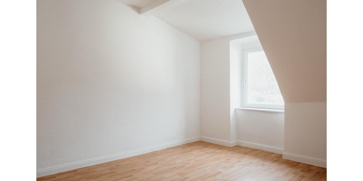 Etagenwohnung Werdohl - 4 Zimmer, 97 m&sup2;, 690&euro; | Angebot:25874672