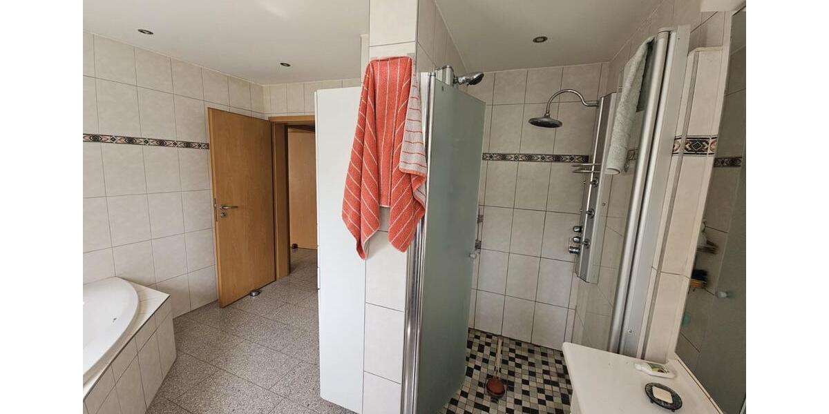 Hochparterre Dortmund Huckarde - 5 Zimmer, 110 m&sup2;, 1.300&euro; | Angebot:27626631