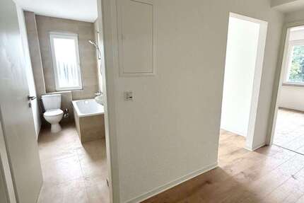 Wohnung Wuppertal Arrenberg - 2 Zimmer, 68 m&sup2;, 600&euro; | Angebot:26995280
