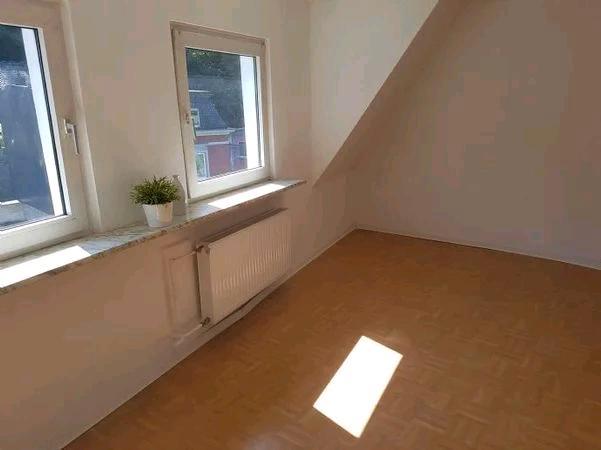 Dachgeschoßwohnung Altena - 2 Zimmer, 47 m&sup2;, 260&euro; | Angebot:25936417