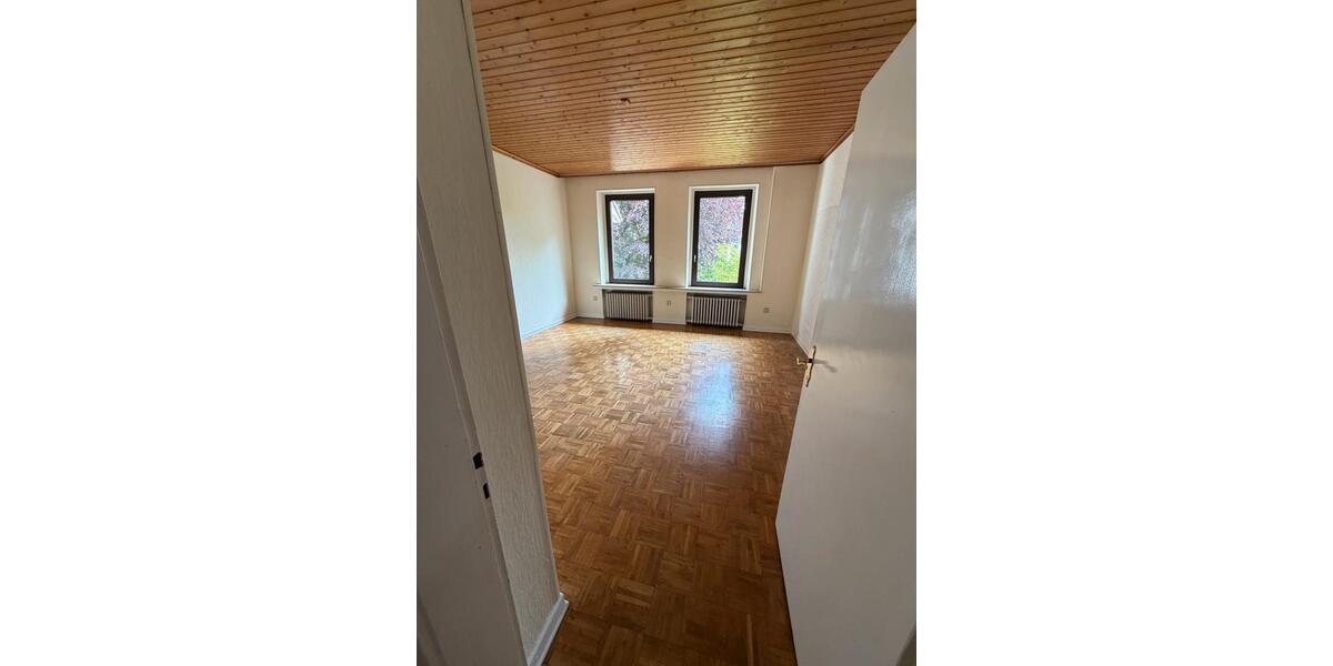 Etagenwohnung Wuppertal - 5 Zimmer, 115 m&sup2;, 970&euro; | Angebot:26678019