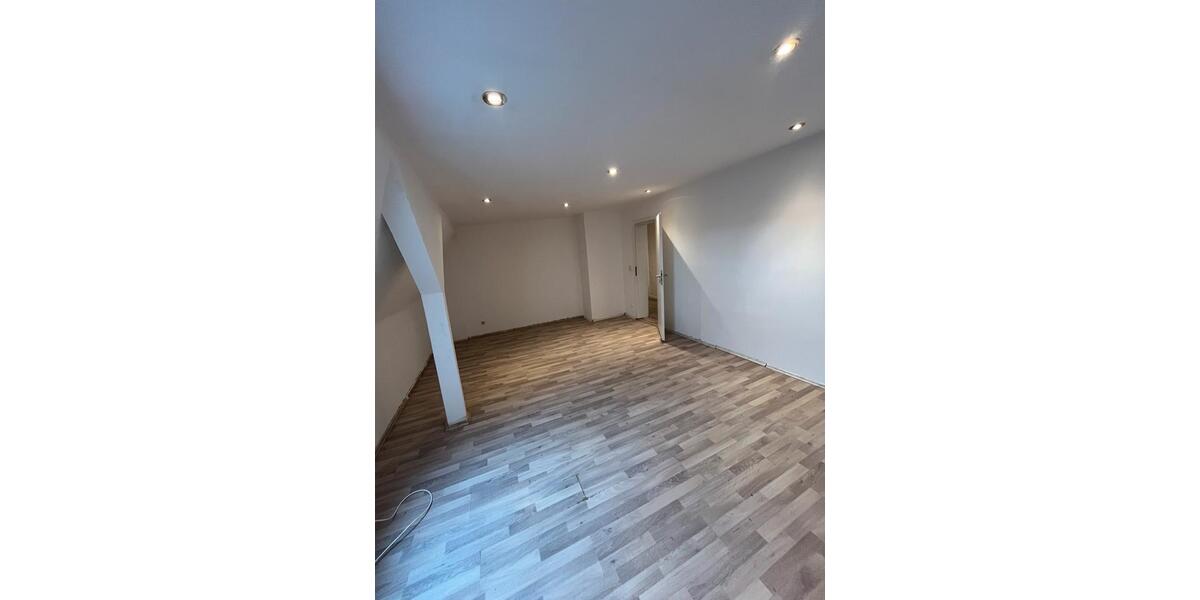 Dachgeschoßwohnung Hagen Hagen-Mitte - 3.5 Zimmer, 85 m&sup2;, 750&euro; | Angebot:27567636