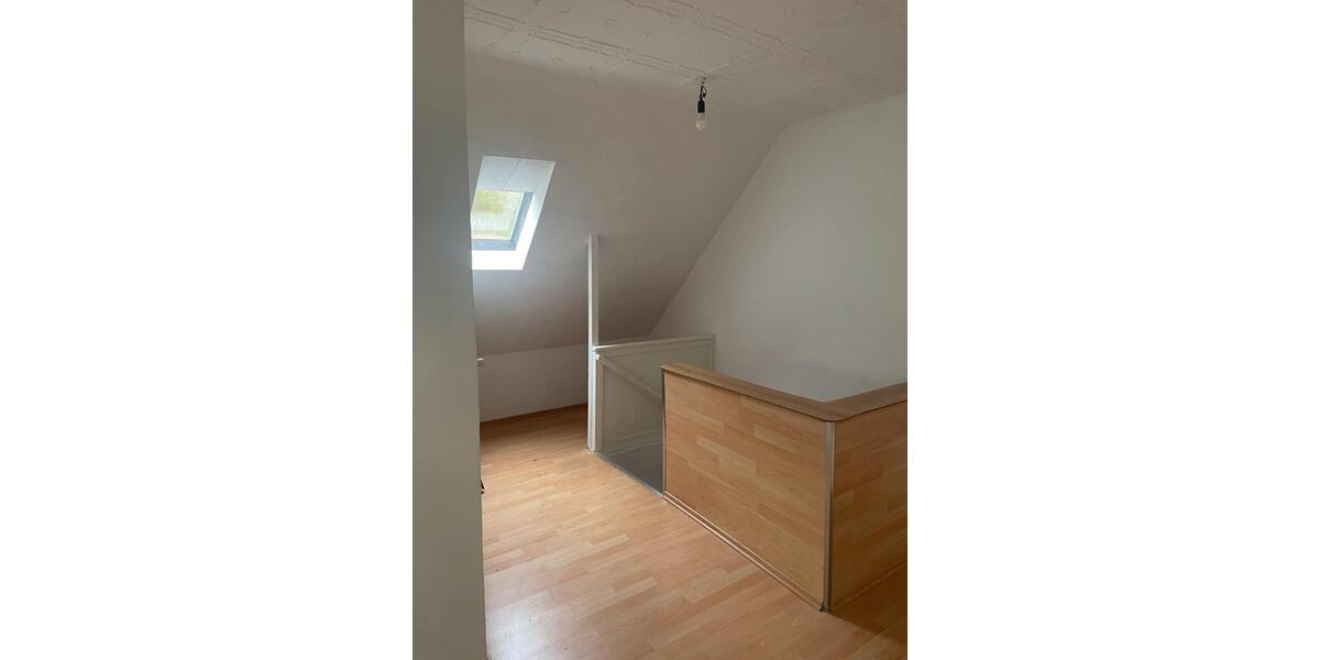Dachgeschoßwohnung Iserlohn - 3 Zimmer, 80 m&sup2;, 500&euro; | Angebot:26366507