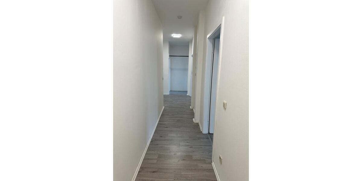 Dachgeschoßwohnung Wuppertal Elberfeld - 4 Zimmer, 73 m&sup2;, 650&euro; | Angebot:25420381