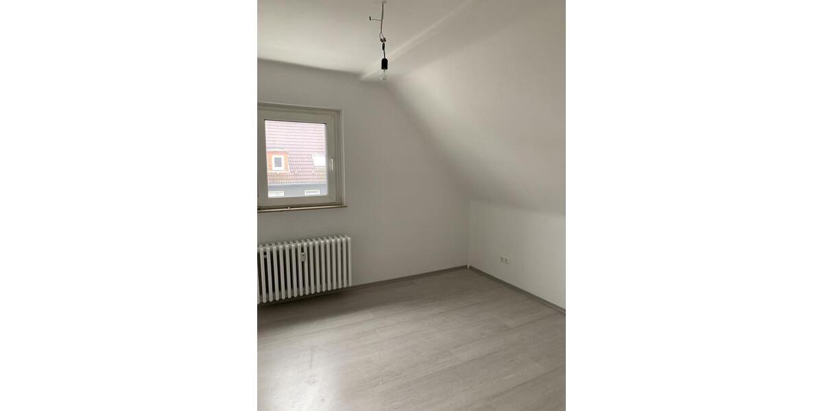Dachgeschoßwohnung Herne Wanne - 2 Zimmer, 47 m&sup2;, 379&euro; | Angebot:23705970