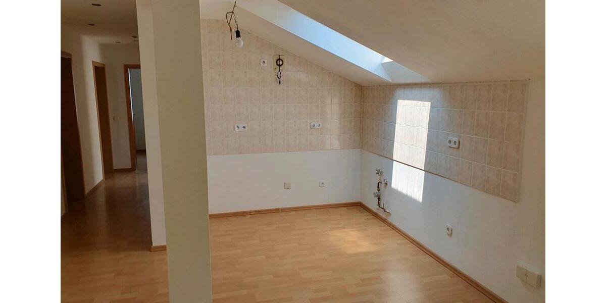 Dachgeschoßwohnung Remscheid Remscheid-Süd - 4 Zimmer, 80 m&sup2;, 595&euro; | Angebot:26639577