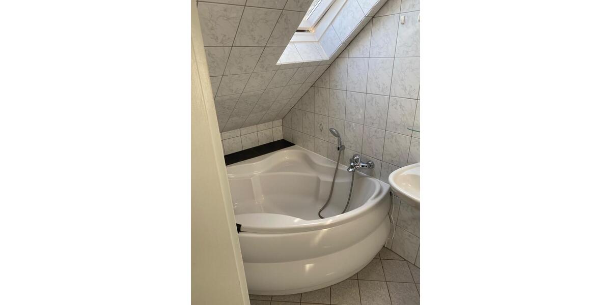 Dachgeschoßwohnung Iserlohn Letmathe - 3 Zimmer, 70 m&sup2;, 810&euro; | Angebot:27568417