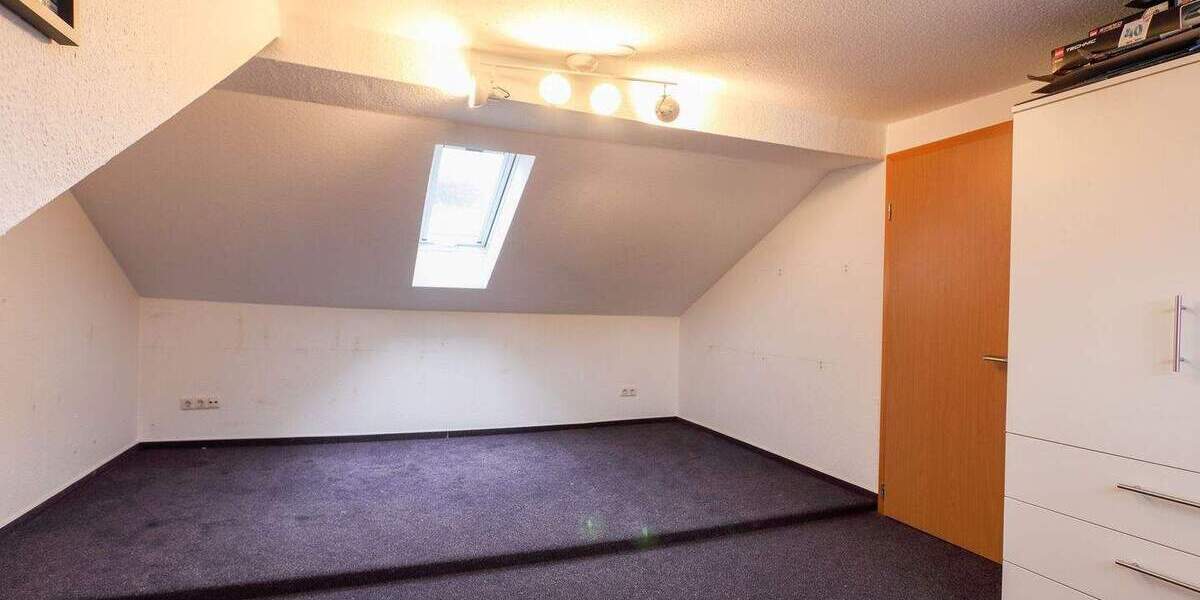 Mehrfamilienhaus, Wohnhaus Lüdenscheid Stüttinghausen - 9 Zimmer, 349 m&sup2;, 419.000&euro; | Angebot:25688973