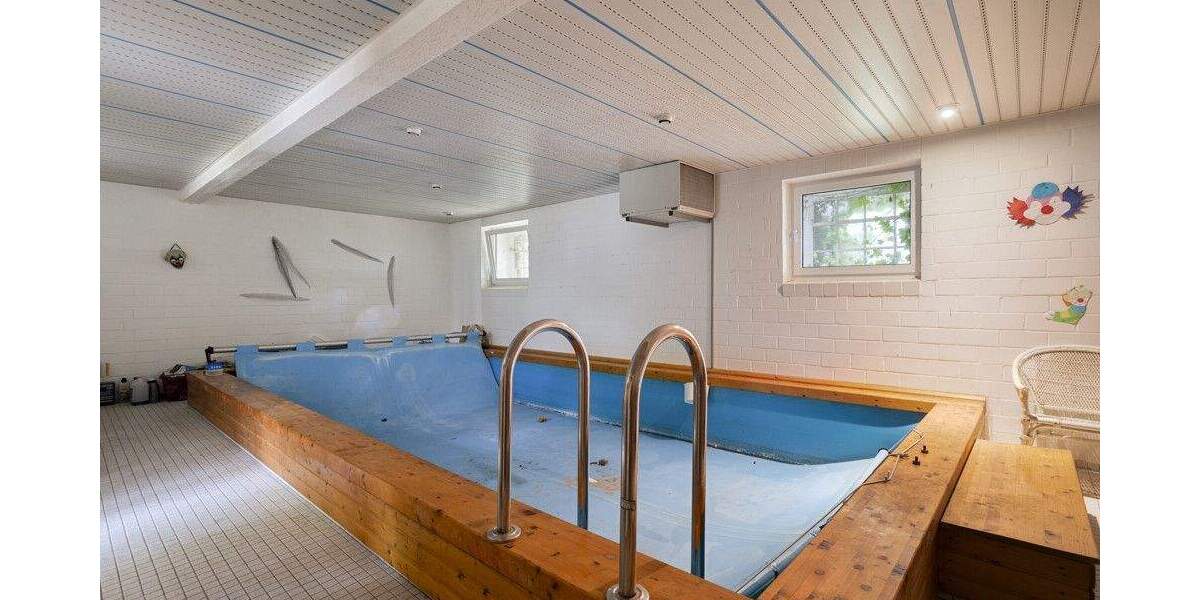 Außergewöhliches Anwesen mit mehreren Häusern mitten in der Natur - Einfamilienhaus Wipperfürth | Angebot:23973687