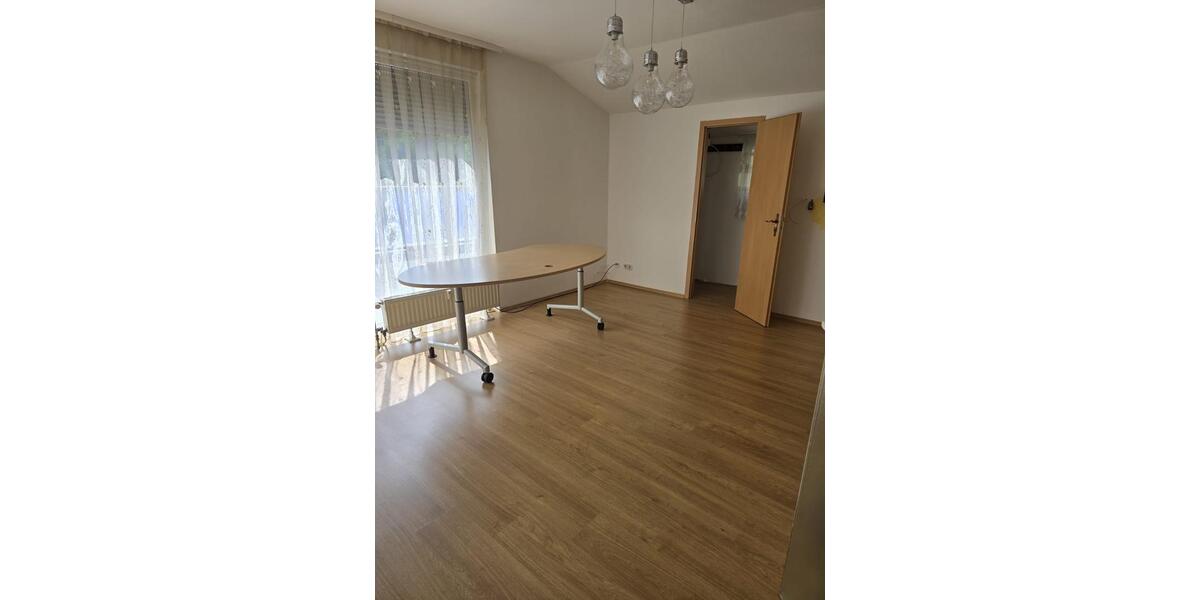 Etagenwohnung Lüdenscheid Brügge - 4 Zimmer, 110 m&sup2;, 650&euro; | Angebot:25933025