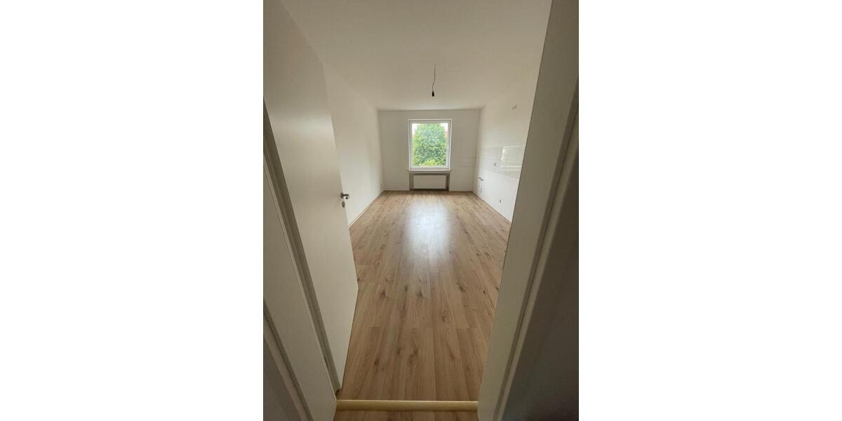Etagenwohnung Herne - 7 Zimmer, 145 m&sup2;, 1.300&euro; | Angebot:25658388
