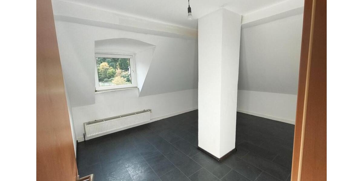 Dachgeschoßwohnung Werdohl - 5 Zimmer, 122 m&sup2;, 793&euro; | Angebot:27613477