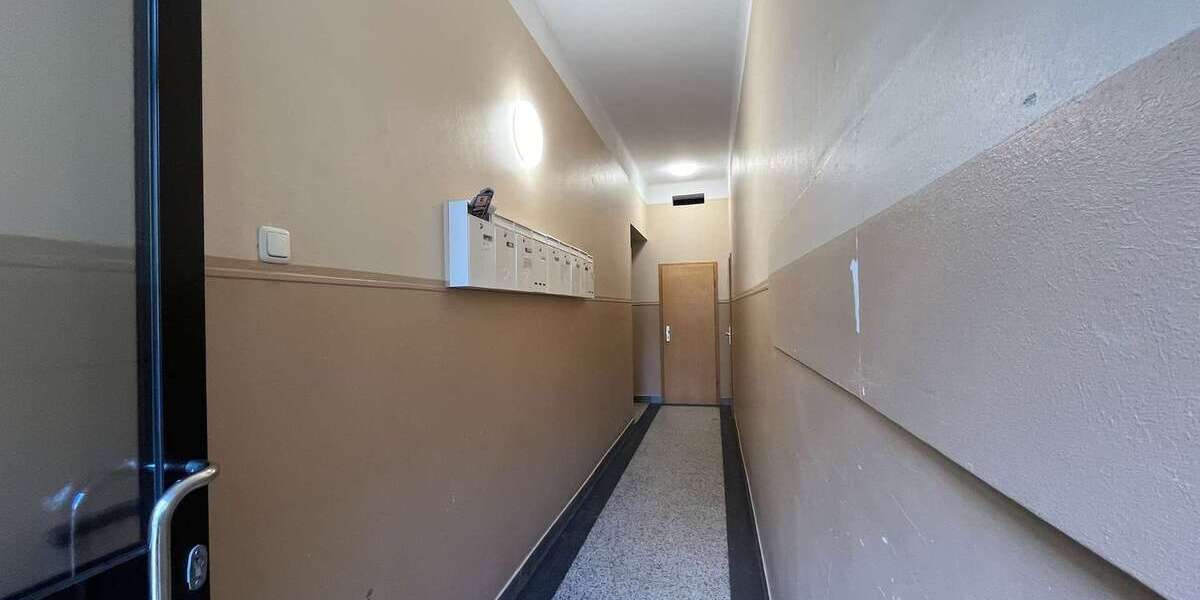 Lukratives Wohn-& Geschäftshaus mit 8 Whg, 3 Gewerben und 2 Keller Lagerflächen + Antenne in Bochum - Wohn- & Geschäftshaus Bochum Günnigfeld | Angebot:22082313