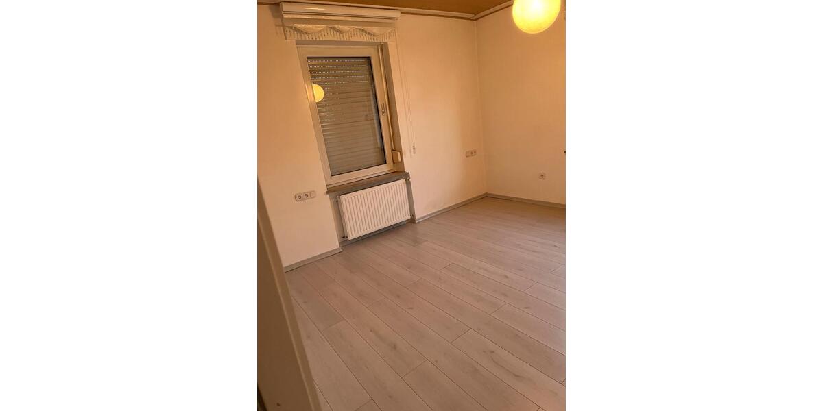 Erdgeschoßwohnung Balve - 3 Zimmer, 85 m&sup2;, 600&euro; | Angebot:25286290