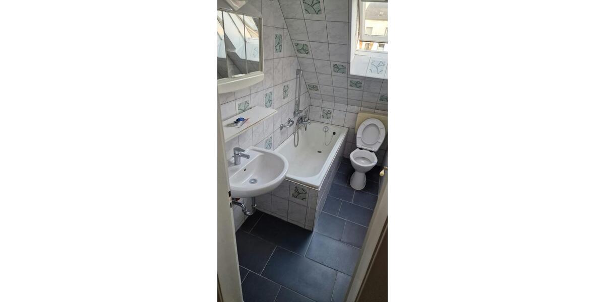 Dachgeschoßwohnung Iserlohn Grüne - 2 Zimmer, 65 m&sup2;, 480&euro; | Angebot:27587163