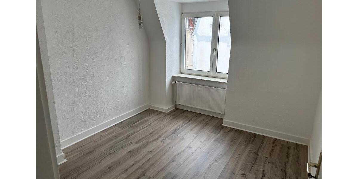 Dachgeschoßwohnung Lüdenscheid - 3 Zimmer, 75 m&sup2;, 570&euro; | Angebot:25990098