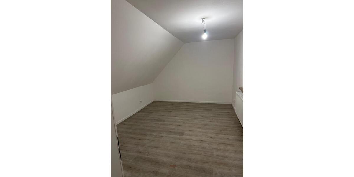 Dachgeschoßwohnung Hagen Hagen-Mitte - 3 Zimmer, 75 m&sup2;, 540&euro; | Angebot:24896185