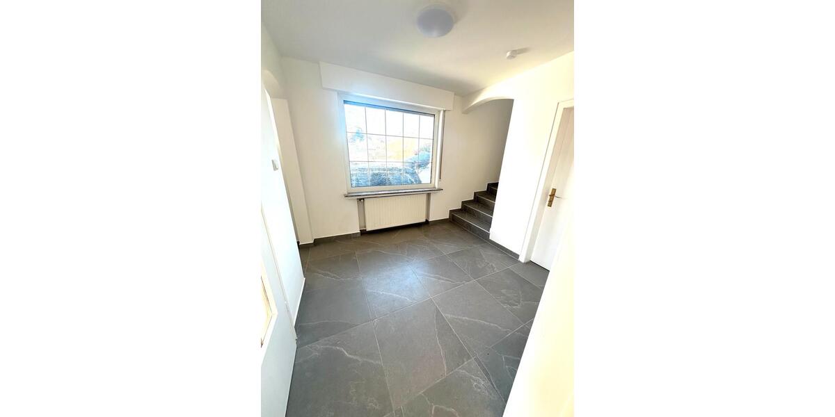 Erdgeschoßwohnung Iserlohn - 5 Zimmer, 105 m&sup2;, 1.400&euro; | Angebot:25405195