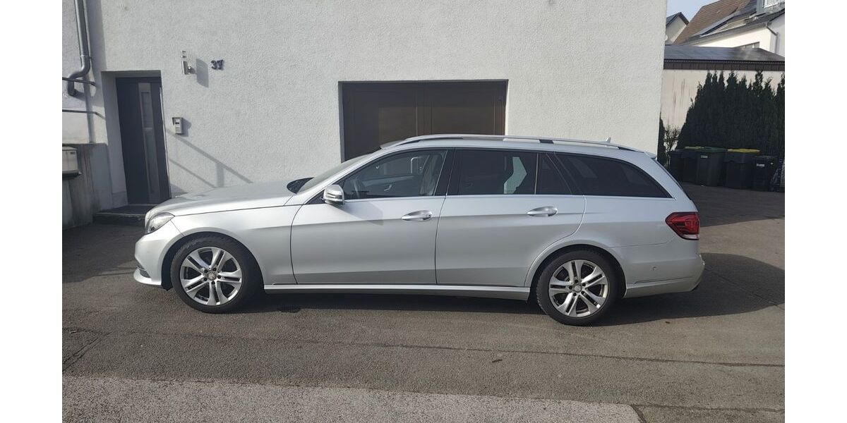 Mercedes-Benz E 220 217.000 km 10.500 &euro; Halver 58553