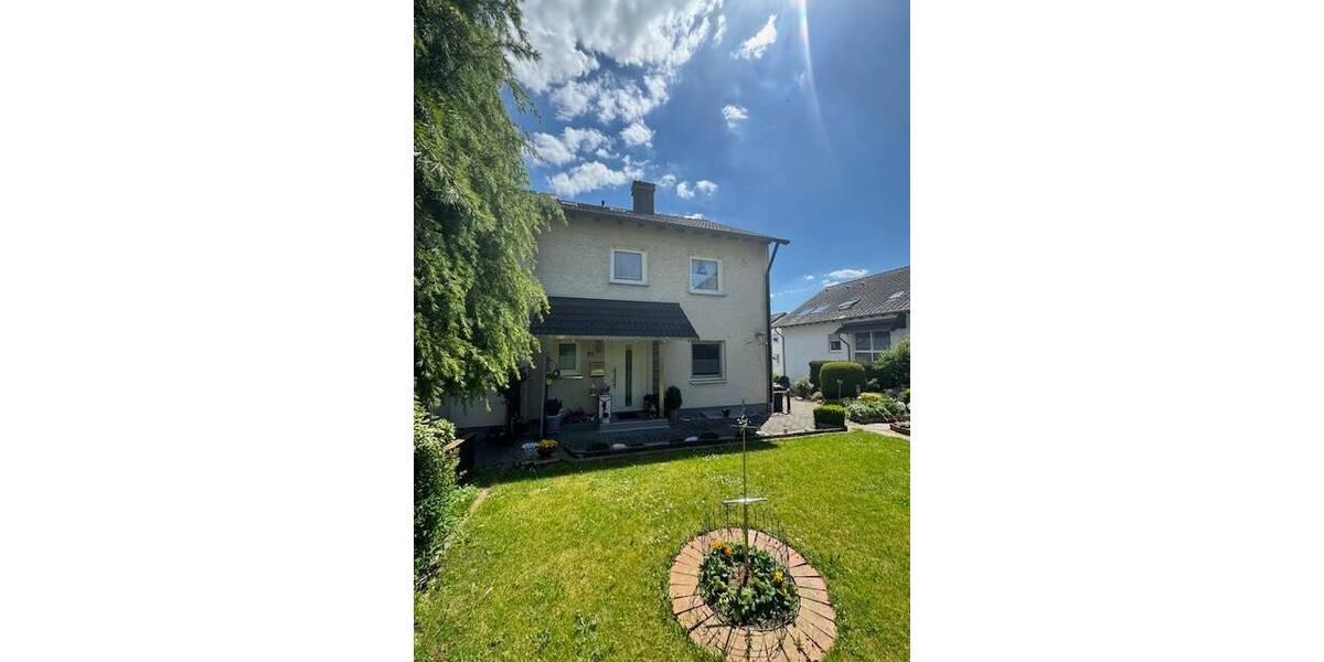 Doppelhaushälfte Neuenrade - 7 Zimmer, 117 m&sup2;, 245.000&euro; | Angebot:25685521