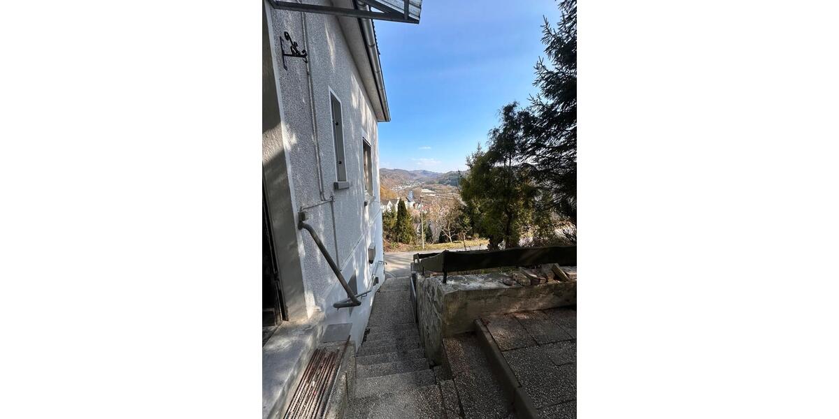 Einfamilienhaus Werdohl - 6 Zimmer, 140 m&sup2;, 150.000&euro; | Angebot:25873110