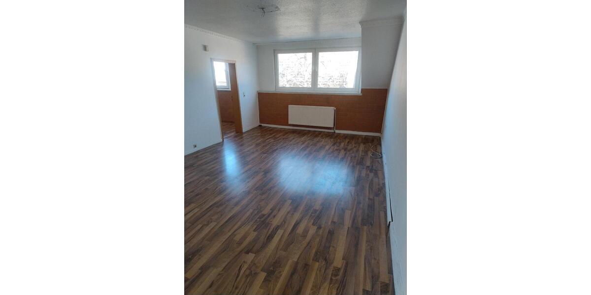 Dachgeschoßwohnung Bochum Höntrop - 3.5 Zimmer, 90 m&sup2;, 700&euro; | Angebot:25938709