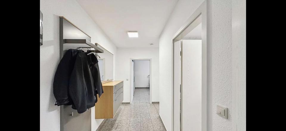 Dachgeschoßwohnung Holzwickede - 2.5 Zimmer, 75 m&sup2;, 1.020&euro; | Angebot:27587059