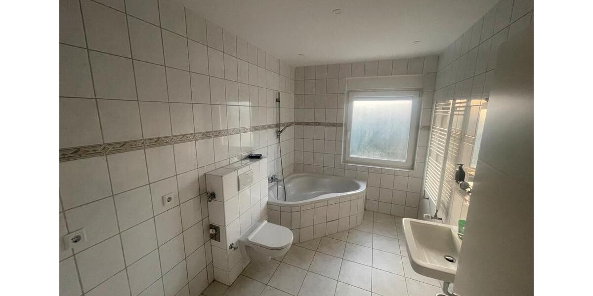 Etagenwohnung Bochum Bochum-Mitte - 3 Zimmer, 85 m&sup2;, 1.050&euro; | Angebot:25294071