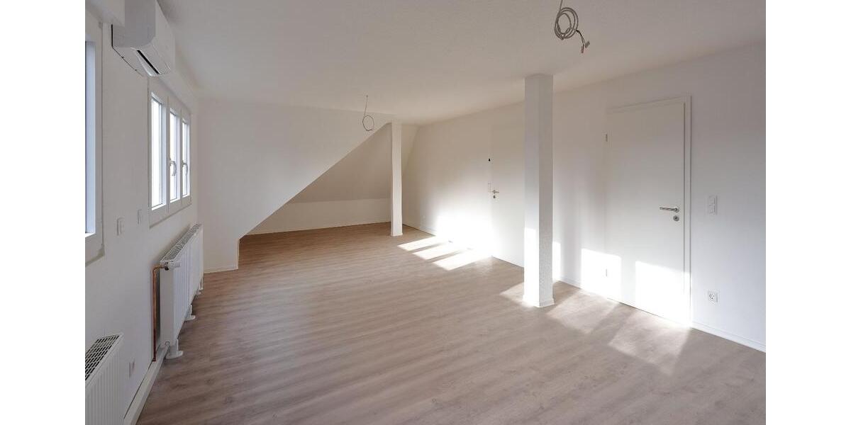 Etagenwohnung Bochum Wiemelhausen - 2 Zimmer, 100 m&sup2;, 1.300&euro; | Angebot:26184261