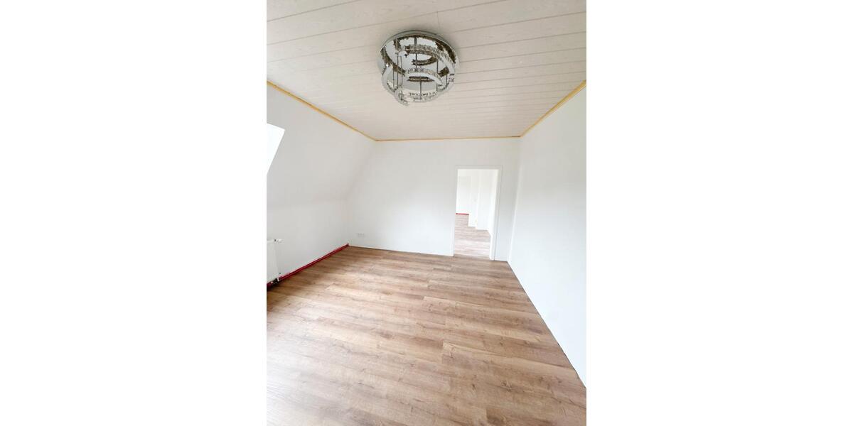 Dachgeschoßwohnung Dortmund Hörde - 3 Zimmer, 75 m&sup2;, 900&euro; | Angebot:26007013