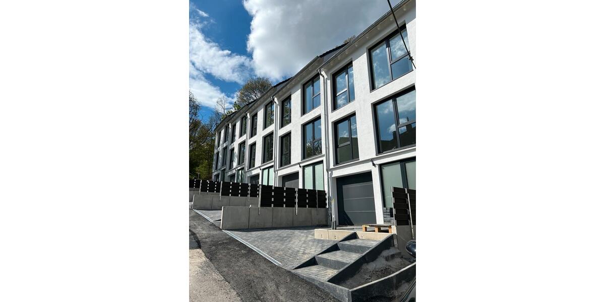 Reihenhaus Ennepetal - 4 Zimmer, 190 m&sup2;, 1.720&euro; | Angebot:15612248