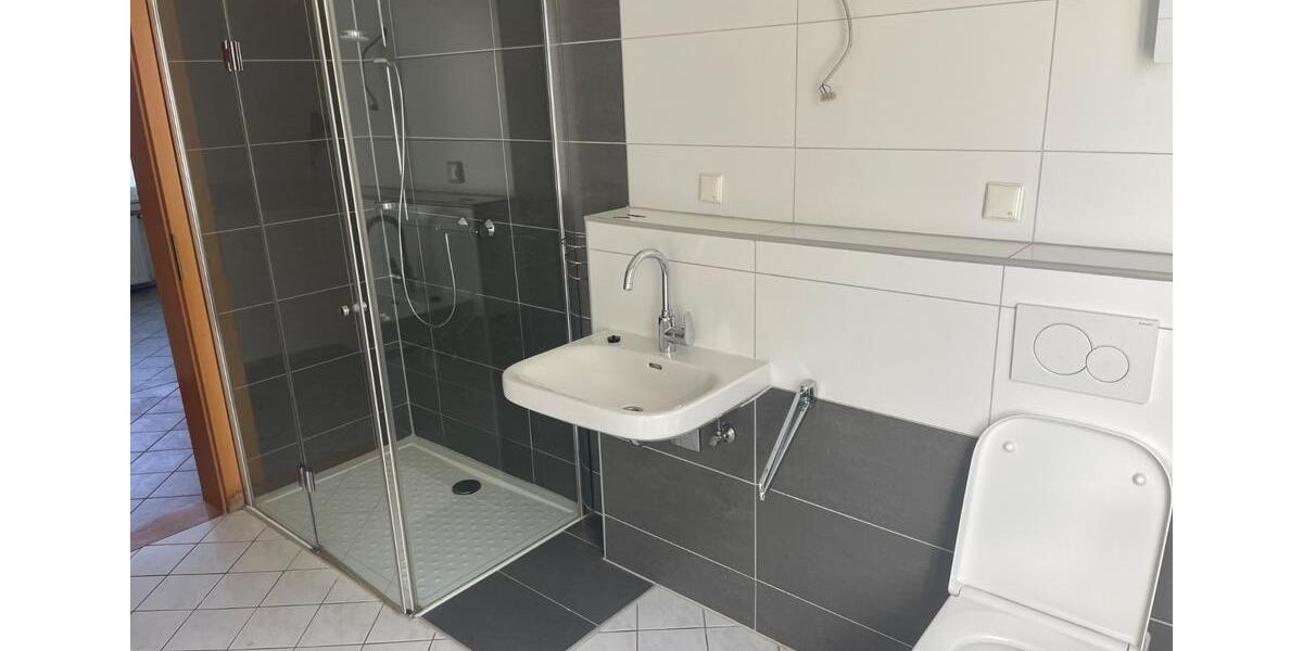 Erdgeschoßwohnung Radevormwald - 1 Zimmer, 65 m&sup2;, 480&euro; | Angebot:27623437