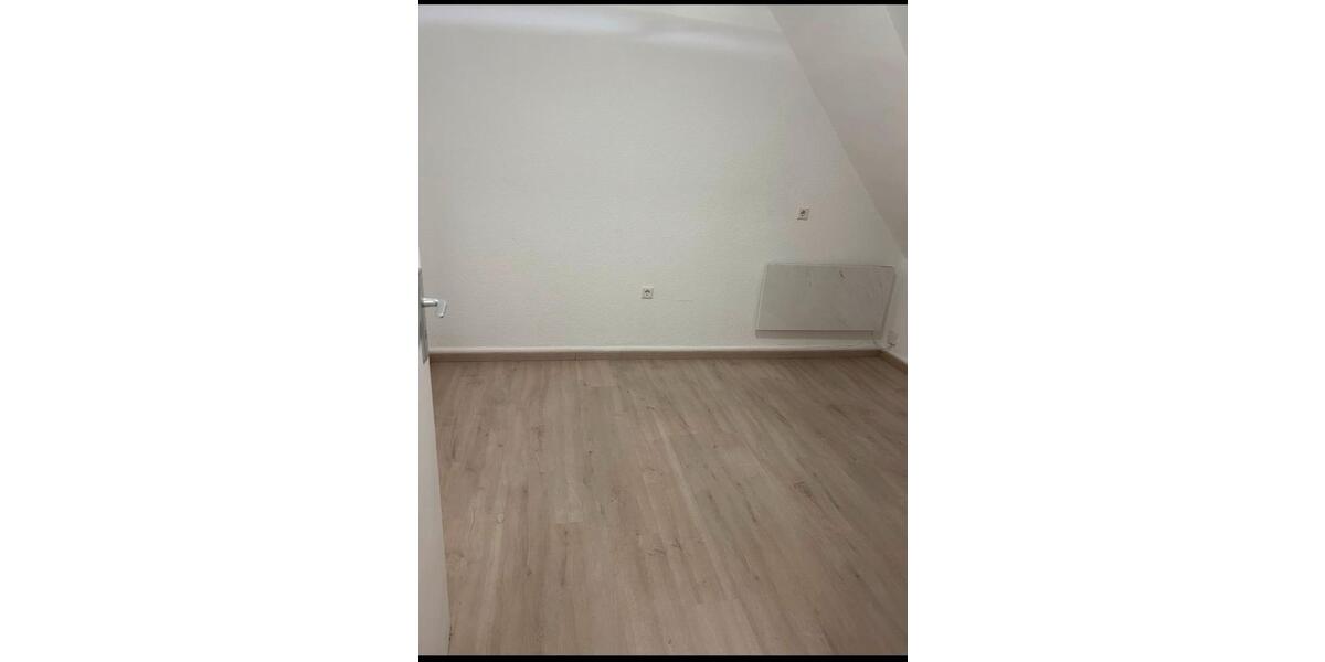 Dachgeschoßwohnung Balve - 3 Zimmer, 75 m&sup2;, 500&euro; | Angebot:23735715