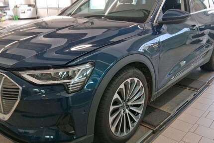 Audi e-tron 39.711 km 27.605 &euro; Hagen 58091
