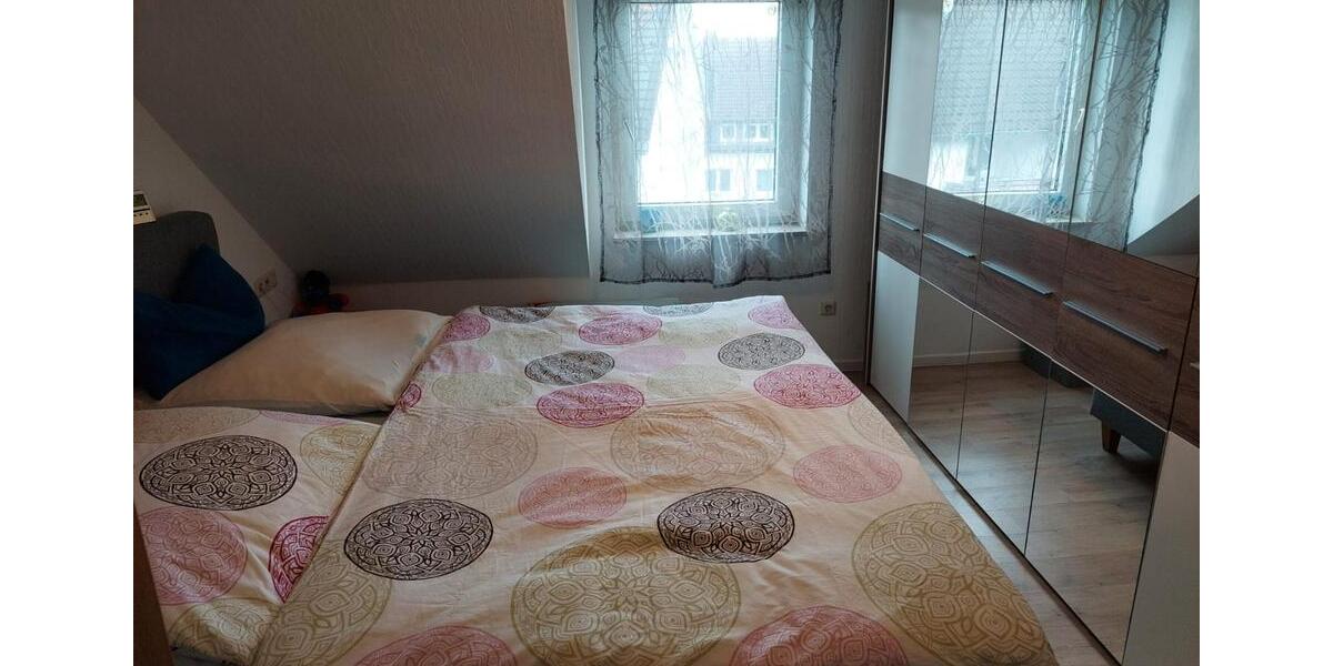 Dachgeschoßwohnung Remscheid - 3 Zimmer, 66 m&sup2;, 357&euro; | Angebot:27592772