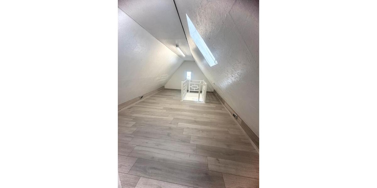 Erdgeschoßwohnung Iserlohn - 5 Zimmer, 105 m&sup2;, 1.400&euro; | Angebot:25405195