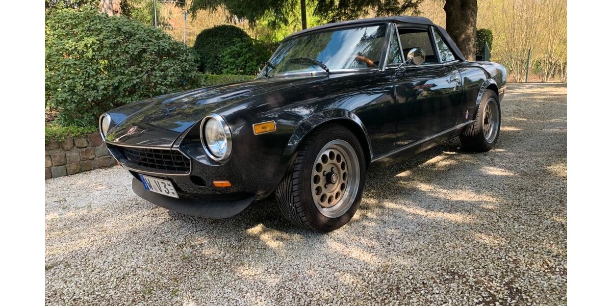 Fiat 124 Spider 78.599 km 13.700 &euro; Wuppertal 42349