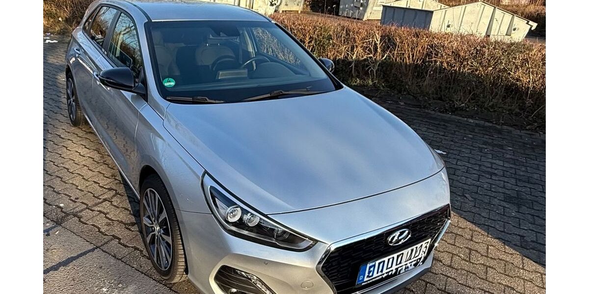 Hyundai i30 60.999 km 15.700 &euro; Hemer 58675